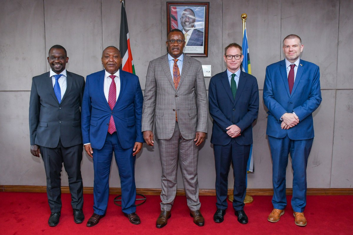 EliudOwalo's tweet photo. This morning, I presided over a fruitful first formal meeting between the Ministry of Information, Communications, and the Digital Economy and the UK Ambassador to Kenya, Neil Wigan, in my office.

#UKKenya #DigitalCollaboration https://t.co/0J7vSZNTKo