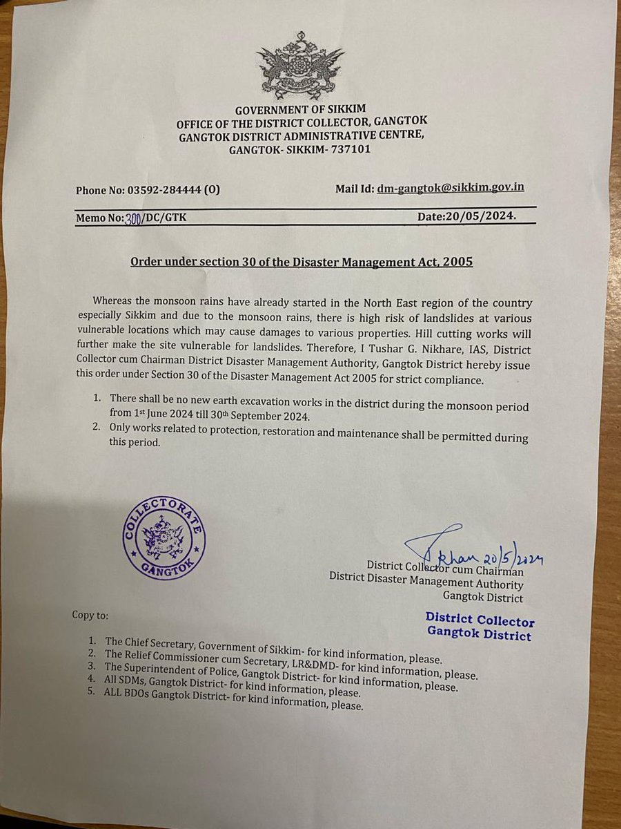 airnews_gangtok's tweet image. #Sikkim: New excavation works banned in Gangtok District from June 1st - Sept 30th, 2024 to prevent monsoon-induced landslides. Only essential maintenance allowed. 
@dmgtksk 
#Gangtok #LandslidePrevention&quot;