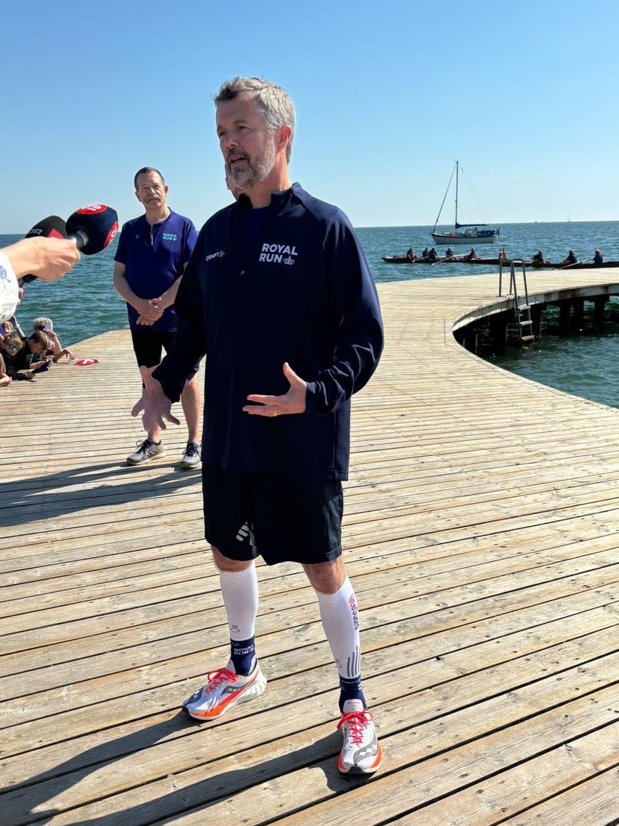 agedorgallery's tweet photo. ✨#KingFrederikX of Denmark, sailing to Fredericia on the royal yacht #Dannebrog this morning, will take part in the Royal Race upon arrival. ✨#QueenMary will run 5km in #Kalundborg 

#royalrun #KingofDenmark #5km #QueenofDenmark https://t.co/VVBeXyVnmM