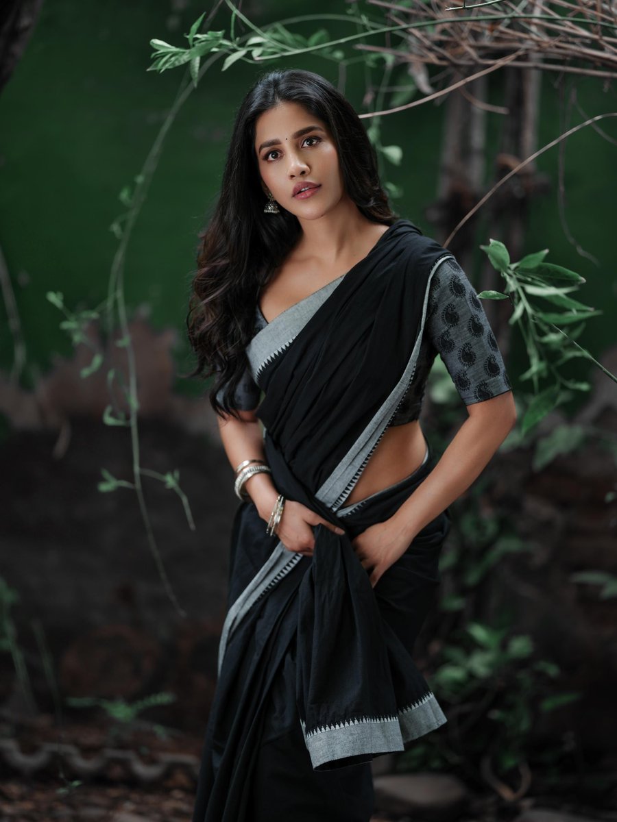 Pretty in black @nabhanatesh #nabhanatesh ‘s latest clicks