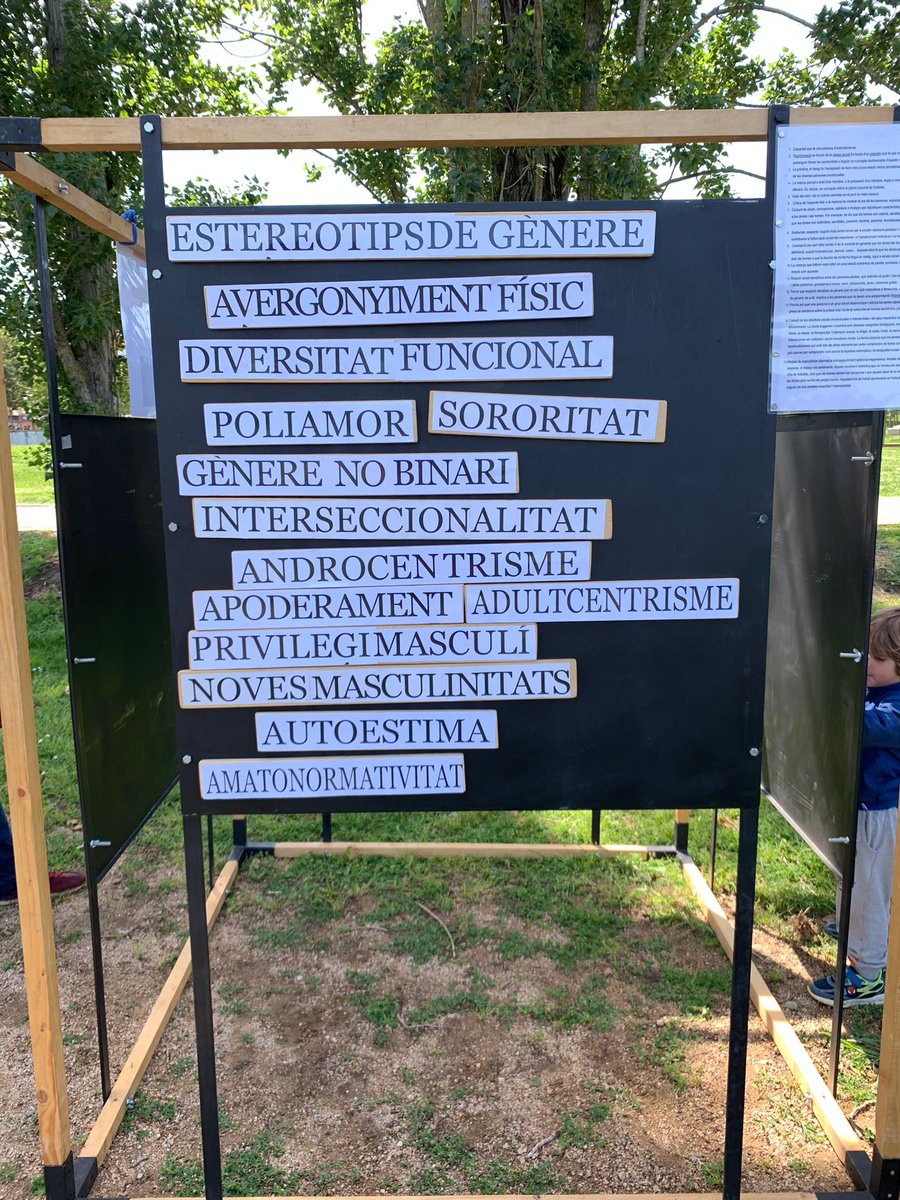 CCPlaEstany's tweet photo. 👨‍👩‍👦Desenes de famílies van poder celebrar la diversitat familiar al Parc de la Draga

⚧🏳️‍🌈La jornada es va impulsar des del col·lectiu #LGBTI de la comarca, amb el suport dels SAI #Banyoles i Pla de l'Estany i la @fundacioestany

🎯entendre la diversitat i fomentar la igualtat https://t.co/HS1XdSKSp5