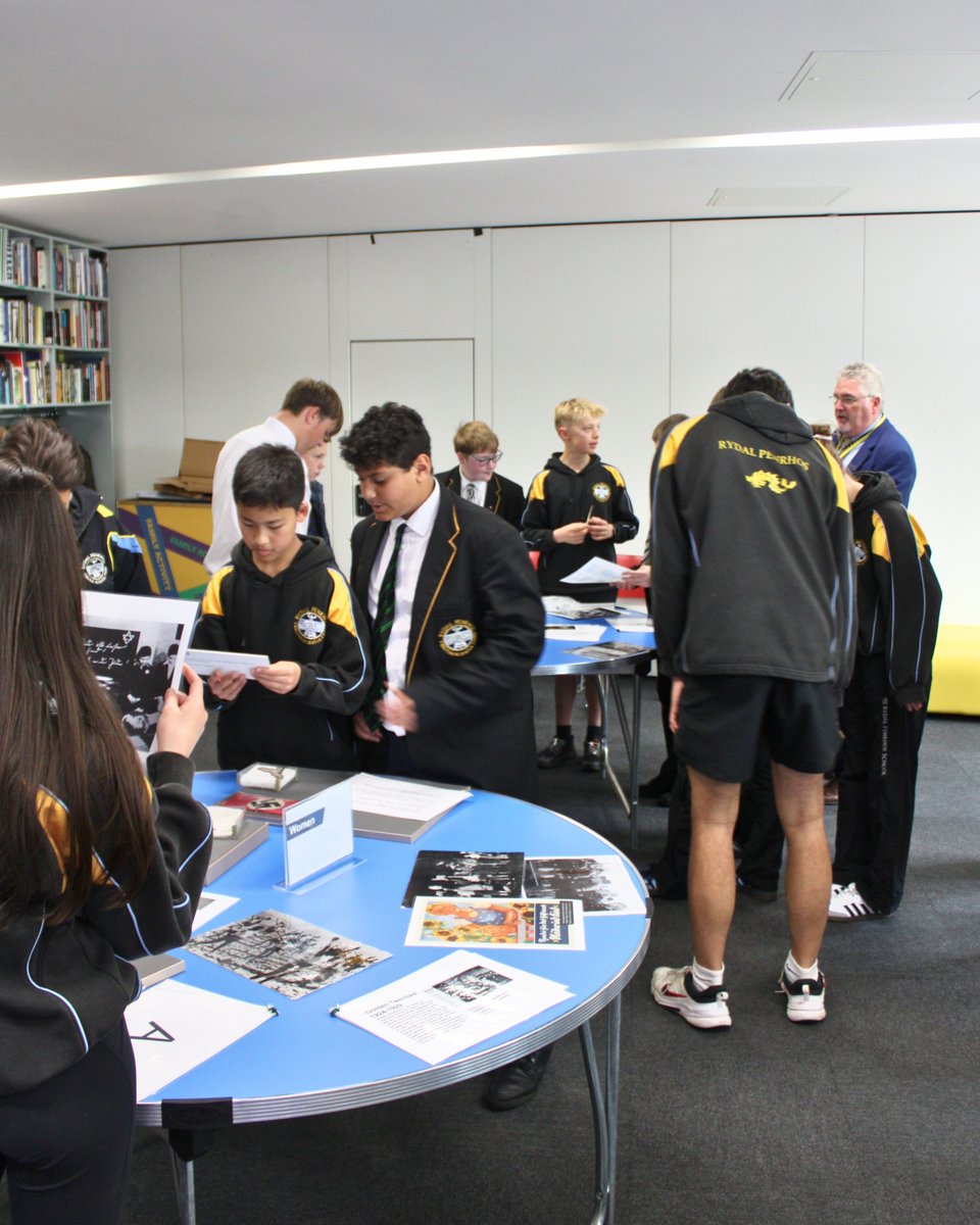 𝗛𝗜𝗦𝗧𝗢𝗥𝗬 𝗧𝗥𝗜𝗣: On Thursday, Year 9 visited the Imperial War Museum North (@I_W_M) in Manchester, enriching their understanding of Nazi Germany through a hands-on workshop. A great way to expand learning beyond the classroom! #RPInspires