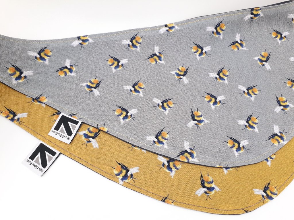 #mhhsbd 𝗪𝗼𝗿𝗹𝗱 𝗕𝗲𝗲 𝗗𝗮𝘆 🐝 Buzzin bee print dog bandanas and matching lavender hearts. Choose from Mancunian Mustard or Rain Grey and match your hound to your home decor this Spring! The ornaments can also be used as Car Freshies on road trips 💛🩶