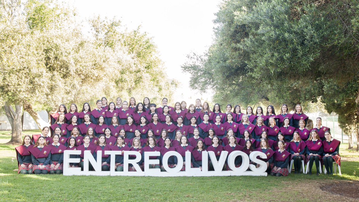 Las alumnas de la XLIV promoción del Colegio de Fomento Entreolivos culminan su etapa escolar en un emocionante Acto de Imposición de Becas. Lee aquí la noticia: fomento.edu/entreolivos/el…