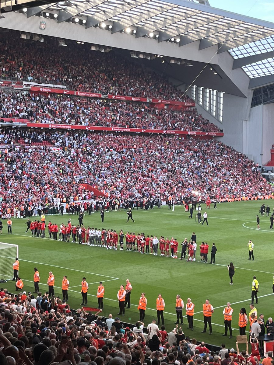 Sean1906_'s tweet photo. What a send off🇩🇪👋🏼 https://t.co/AzEdAChc0M