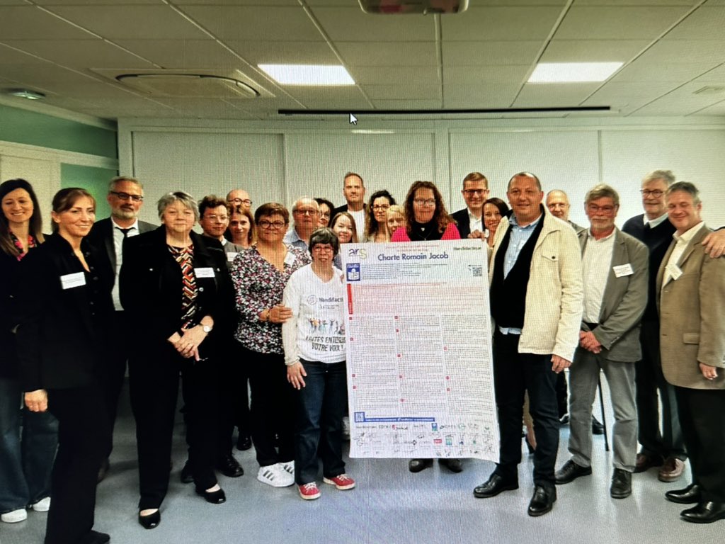 TisserandARS's tweet photo. Installation du comité départl de la charte Romain Jacob en présence de Pascal Jacob #handidactique une séance riche en émotion et un engagement fort des acteurs et partenaires venus nombreux pour travailler ensemble améliorer l accès à la santé des pers vivant avec un handicap https://t.co/gIXc46XRaN