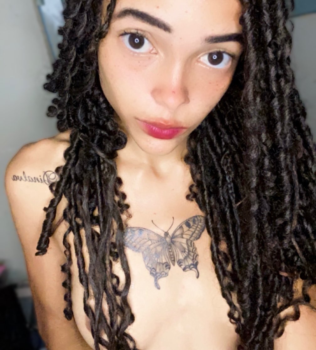 laribunss's tweet photo. 🖤 https://t.co/DoIhKGrEnT