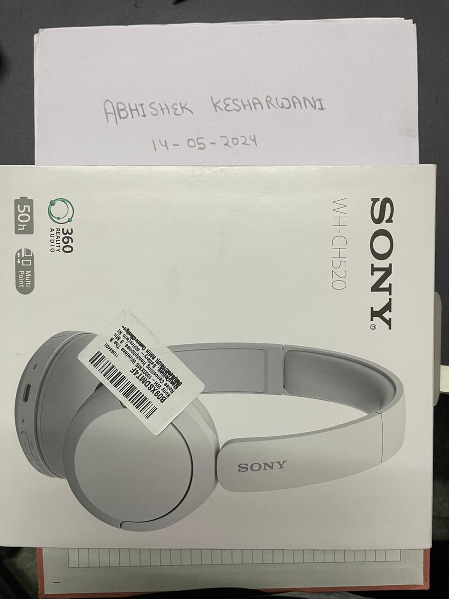 AbhishekKe78499's tweet photo. @AmazonHelp Furious! Ordered Sony WH-1000XM5 for ₹26,000, got WH-CH520. Even the barcode matches the original item. Customer service refuses to help. Seller Appario Retail Pvt Ltd has many complaints and Amazon does nothing! I have proof.@Amazon @AmazonIndia @JeffBezos @ajassy https://t.co/LgYKKheqQk