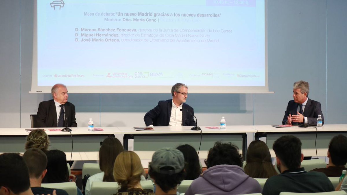 Madridiario's tweet photo. #VivirenMadrid Marcos Sánchez Foncueva (@MarcosSFoncueva), gerente de la Junta de Compensación de @JCloscerros: "El sector privado tiene que ayudar al público desde el diseño de las ciudad y hasta la ejecución. Es un hecho que ya define el urbanismo madrileño".

📹Sigue en directo: 
https://t.co/ncKcoWiDKW