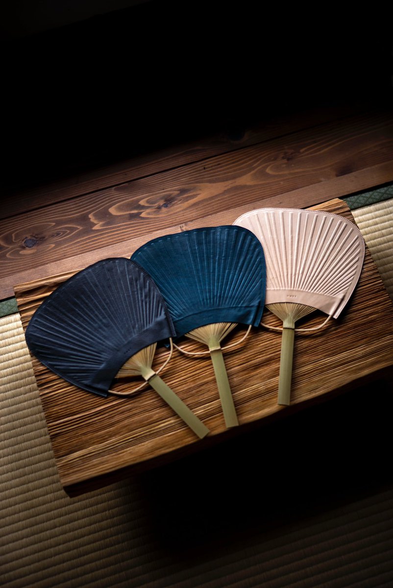 shumpeiohsugi's tweet photo. 徳島の藍染と泥染の革から生まれるプロダクト。NHK「大杉隼平徳島を撮る」で近々放送があります。5/25,26にpop upを開催します。今週末の2日間はhubawaに在店します。https://t.co/3t3f70ugiG
#徳島 #藍染 #泥染 #hwdt #hubawa #leica #写真 #大杉隼平 https://t.co/S1PbJMoN6I