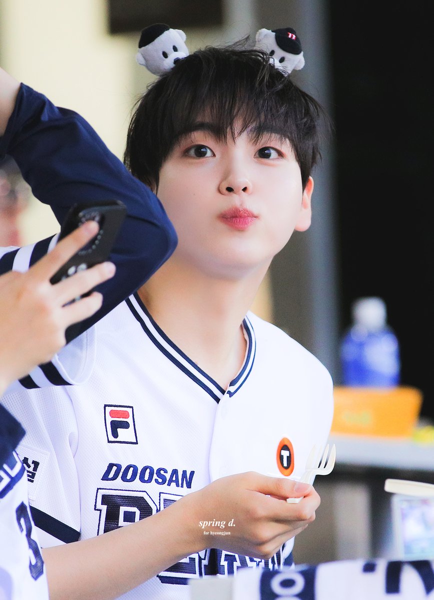 springdays_hj's tweet photo. 강아지 칠리새우먹는 볼따구바ㅠㅜㅠㅜㅠㅜㅠㅜㅠㅠㅜㅠㅜㅠㅜㅠㅜㅠㅠㅠㅠㅠㅠㅠㅠㅠㅠㅠㅠㅠ 마니먹어 너 다먹어ㅠㅠㅠㅠ 🍤🍤🍤🍤

 240517 렛두로시리즈  #형준 #크래비티 #HYEONGJUN #CRAVITY https://t.co/rOaBbC5Z2u