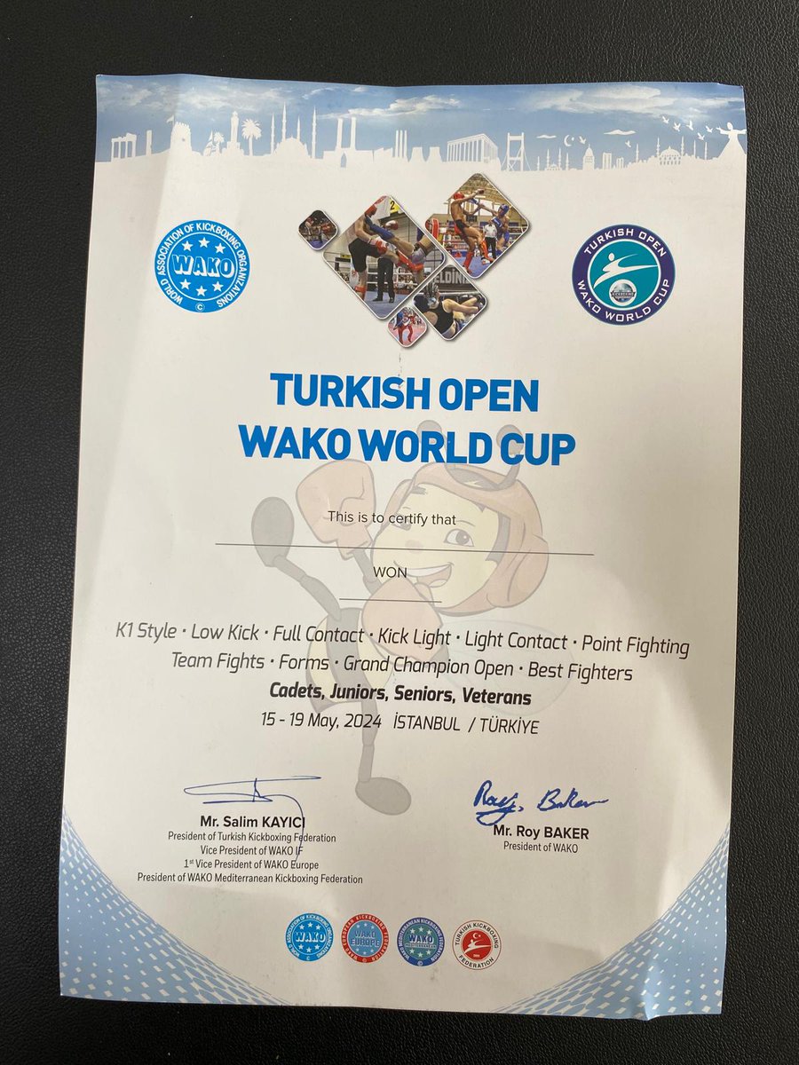 “Ben sporcunun zeki, çevik ve aynı zamanda ahlâklısını severim.” Mustafa Kemal ATATÜRK 🥊Kilimli Eren Enerji Spor Lisesi 9. Sınıf Öğrencimiz Mürsel Ayaz Zıvalı, İstanbul Büyükçekmece Tüyap Fuarında Türkiye Kick Boks Federasyonu tarafından düzenlenen 9.Uluslararası Turkısh Open