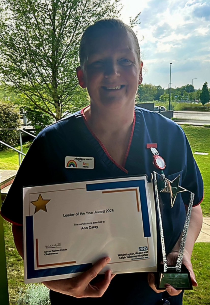 All the staff on #RainbowWard  would like to congratulate our matron Ann who has been awarded @WWLNHS #leader of the year last week at the #InternationalNursesDay celebration event.
Ann has been at the forefront of developments across the Child Health team. A well deserved award!