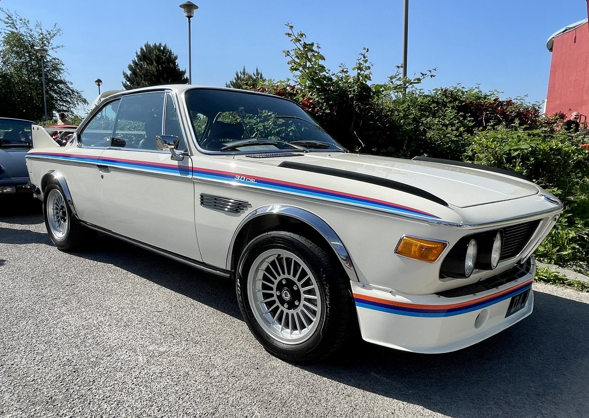72Chip's tweet image. Managed to make it along to #carsandcoffee Liverpool yesterday for the first time in a few years and it didn’t disappoint. Was pleased to see the two BMW beauties, a genuine RHD 3.0 CSL and an E28 B7. Glorious weather too.