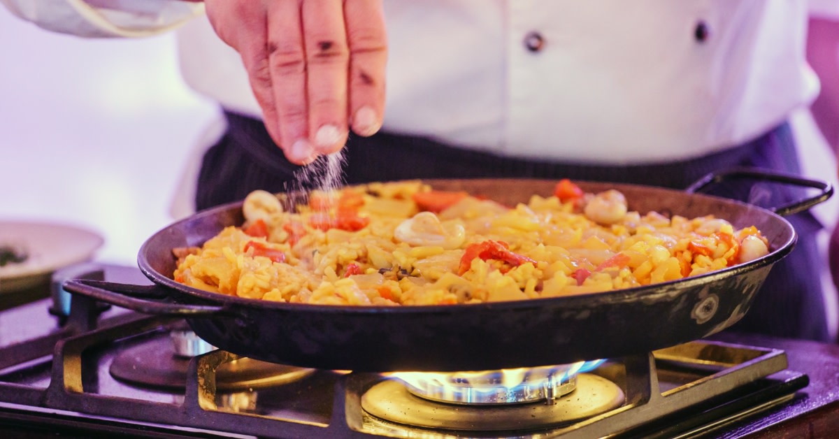 Celebrate World Paella Day on Sep 20th!🥘Join chefs worldwide as they showcase their unique paella recipes & compete in #Valencia. Submit your video by May 31st to represent your country in the World Paella Day Cup!🏆More details: tinyurl.com/4bdce8yp #VisitSpain #SpainEvents