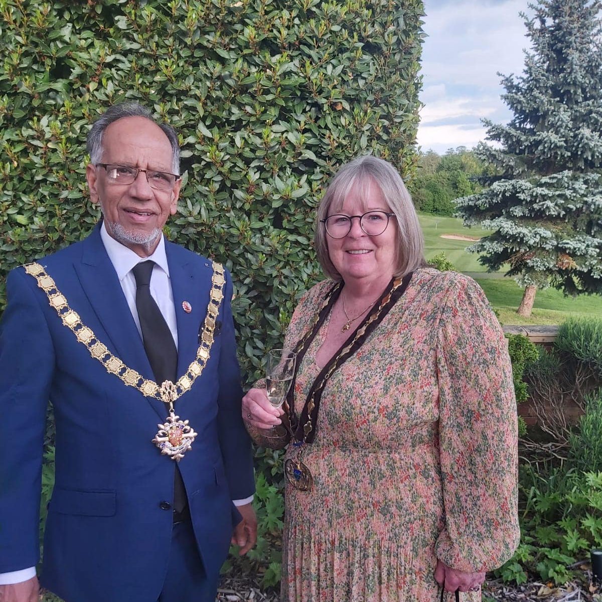 One of my final civic events of my Mayoral term was attending the Mole Valley civic dinner in Leatherhead last Friday 17 May.

It was a pleasure to meet with many civic leaders.
