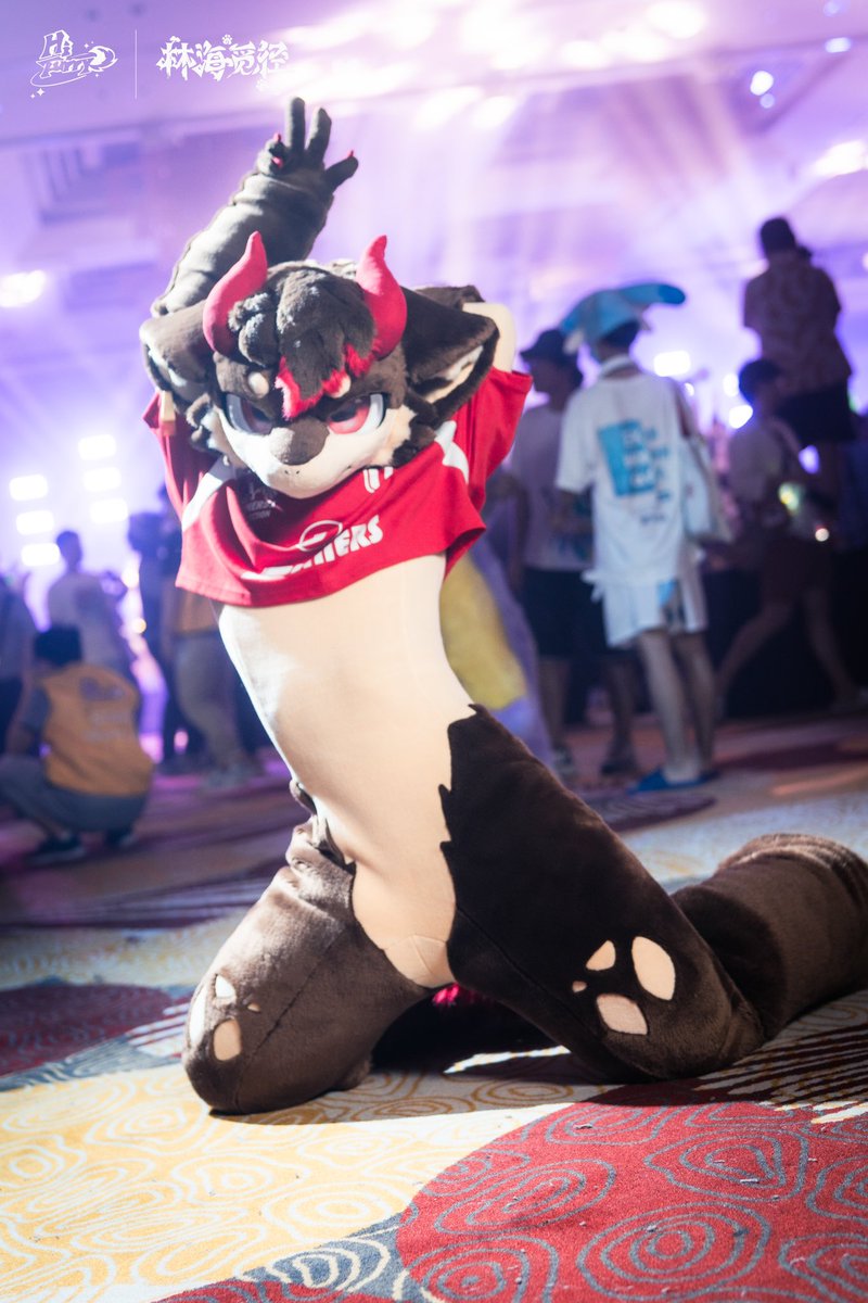 HiFurryOfficial's tweet photo. 「你好兽聚·林海觅径」官方返图No.10
拍摄&amp;后期：@TTimm00445711 

#HiFurry #fursuit #FursuitEveryday https://t.co/X6GWewVeqG