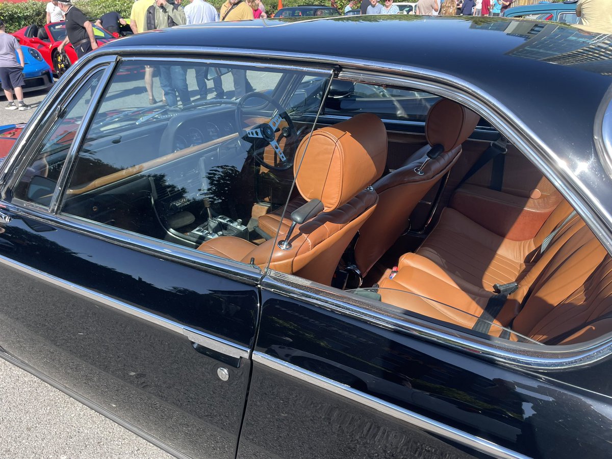 72Chip's tweet image. A couple more classic BMW coupe’s on show at #carsandcoffee in Liverpool yesterday.