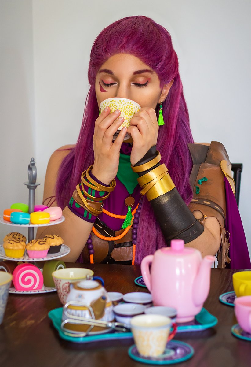 'This tea is smelling wonderful! Mmm, it is my favorite for drinking.'
Happy #InternationalTeaDay!🍵

#Petra from #FireEmblemThreeHouses is voiced by @FayeMata!💜
#FireEmblem #FE3H #FireEmblemThreeHouses