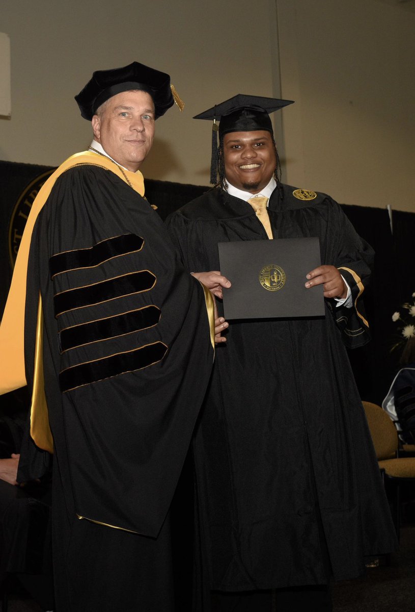 JayJohnson_37's tweet photo. As a first-generation student, I graduated with Cum Laude honors with a Bachelor of Science in Business Administration Management. I am truly blessed and excited for my professional career. Thank you West Liberty University! https://t.co/LazBVpHUSH