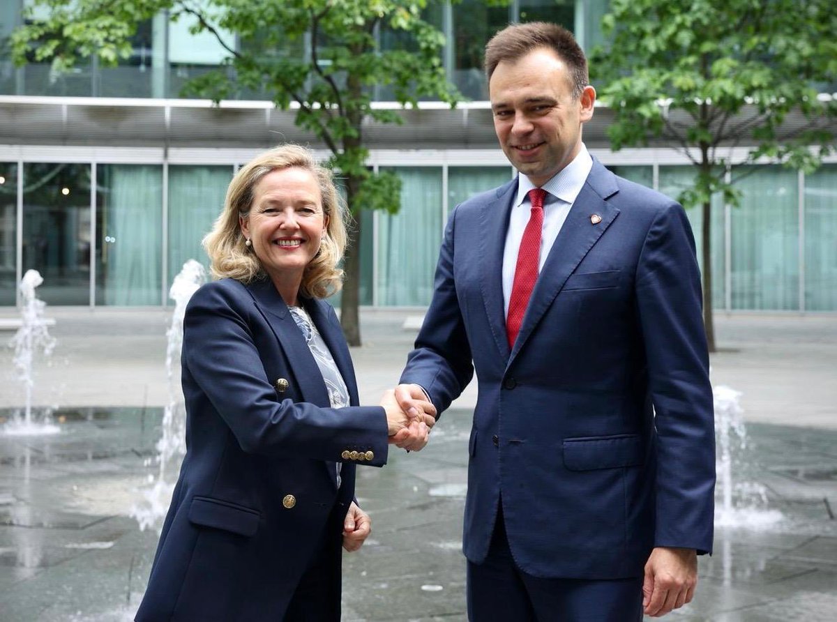 🇪🇺🇵🇱 Fruitful exchange with Finance Minister @Domanski_Andrz @MF_GOV_PL on our strategic priorities. We agreed to deepen our fruitful partnership to invest in key areas for the future of #Poland, such as the energy transition, security, modern cities and growth capital for SMEs.