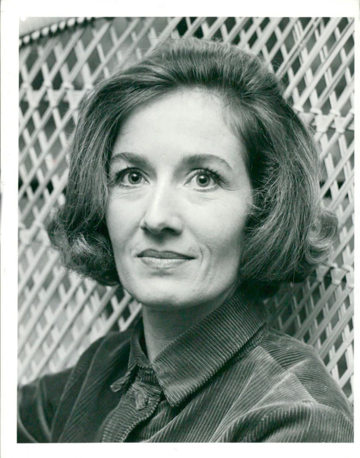 TaitTrust's tweet photo. It is with profound sadness that we remember the extraordinary life &amp; legacy of our Patron June Mendoza AO OBE. June was not only a world-renowned artist but also a cherished friend and passionate supporter of the Tait. To read our full tribute click here https://t.co/GC9x6pzG7i https://t.co/hLNCqP13qA