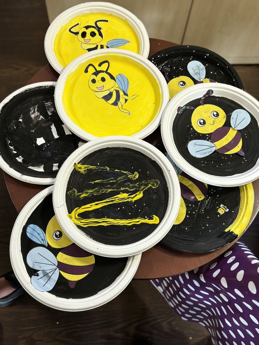 World Bee day 🐝. Arts&amp;crafts. #painting #gluing #fun @NAPAlivinglife <a href="/AnchorLaterLife/">Anchor</a>