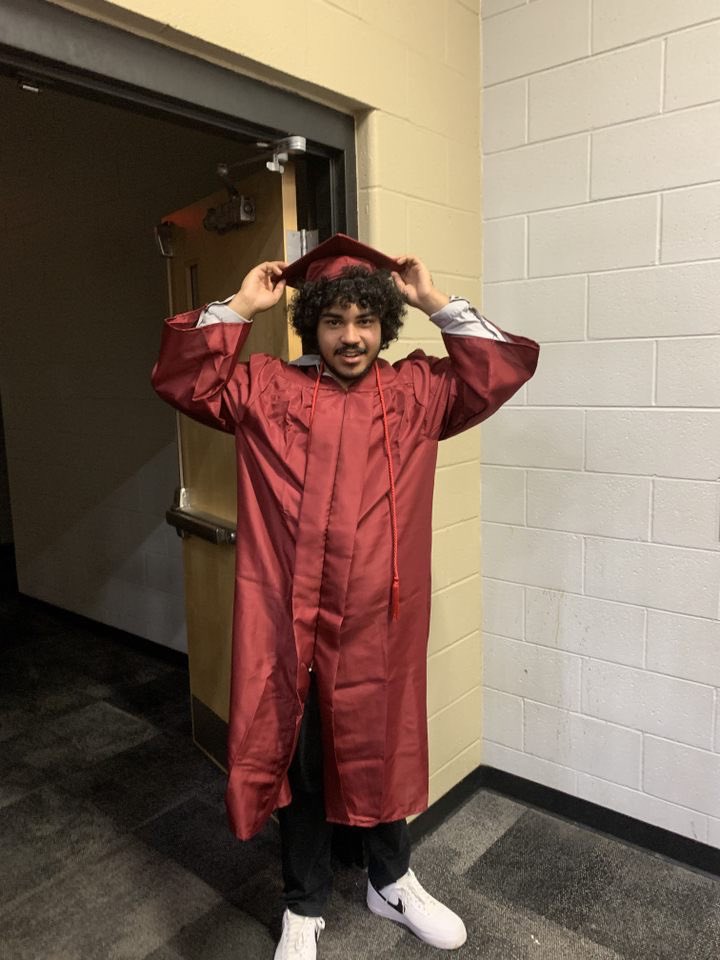 coachbailey_abc's tweet image. Congratulations to incoming Buffalo @TheDreMartin1, he’s graduated from Joplin High School in Joplin, MO! 

Next stop: ABC

#BuffUp!