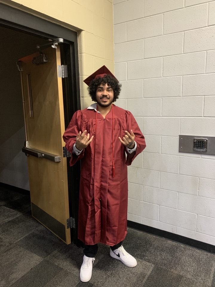 coachbailey_abc's tweet image. Congratulations to incoming Buffalo @TheDreMartin1, he’s graduated from Joplin High School in Joplin, MO! 

Next stop: ABC

#BuffUp!