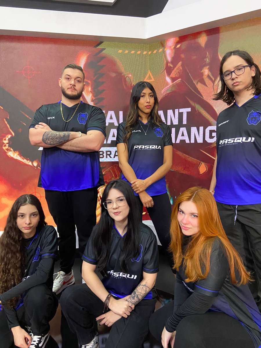 Lembrando que estamos em busca de uma organização para representar! 

Conseguimos o top 🥉 dentro do primeiro evento e isso nos torna também seed 1 para os próximos. 

Pontuamos 45 pontos para o circuito do mundial com essa colocação.

Rt’s serei grato e ajudarão muito!
