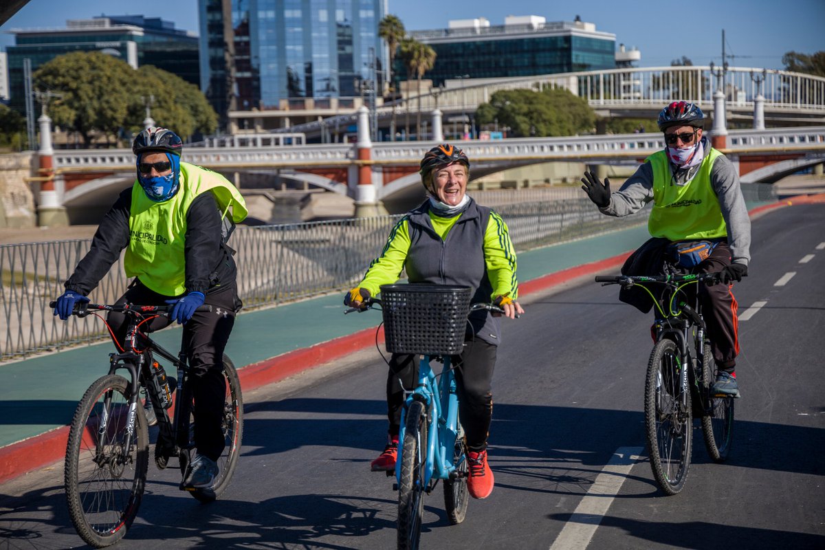 🚲 Ciclismo por la Paz 

🙌 Nos sumamos a esta hermosa iniciativa con el sistema de bicicletas públicas #BiciCBA.
Hermosa jornada en la que vecinos y vecinas disfrutaron de recorrer nuestra ciudad sobre ruedas. 👏

¡#MovilidadSustentable en #CórdobaCapital! ♻️