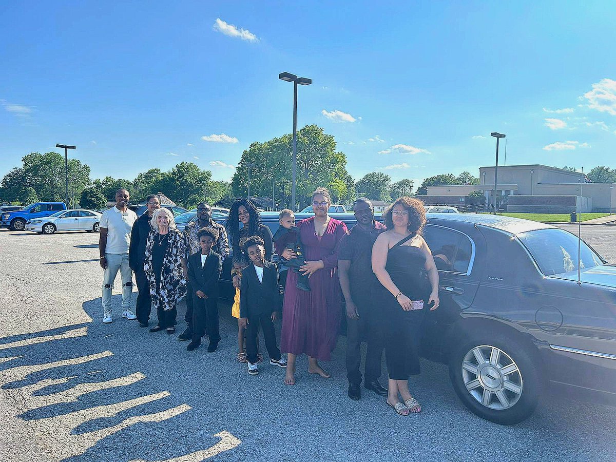 GreatLlc78809's tweet photo. ✨️Sophisticated limo service for weddings &amp; events. Thanks for choosing us for your special moments! Let's make every ride memorable. Need luxury transportation? Visit our site or call us! 🌟🚗 #GreatWhiteLimoLLC #PartyBus #StJosephMO #PremiumTransportation https://t.co/qlkazB3Xw4