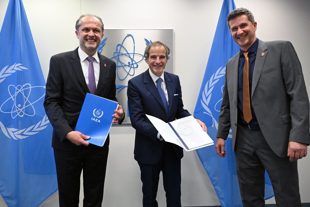 rafaelmgrossi's tweet photo. Handed over International Physical Protection Advisory Service mission report to @BFEenergeia’s @BenoitRevaz &amp; high-level delegation at #ICONS2024. Thanked him for 🇨🇭 support in Ukraine, incl. during establishment of the 5 principles to protect ZNPP during their #UNSC presidency. https://t.co/UVKUpLpcRN
