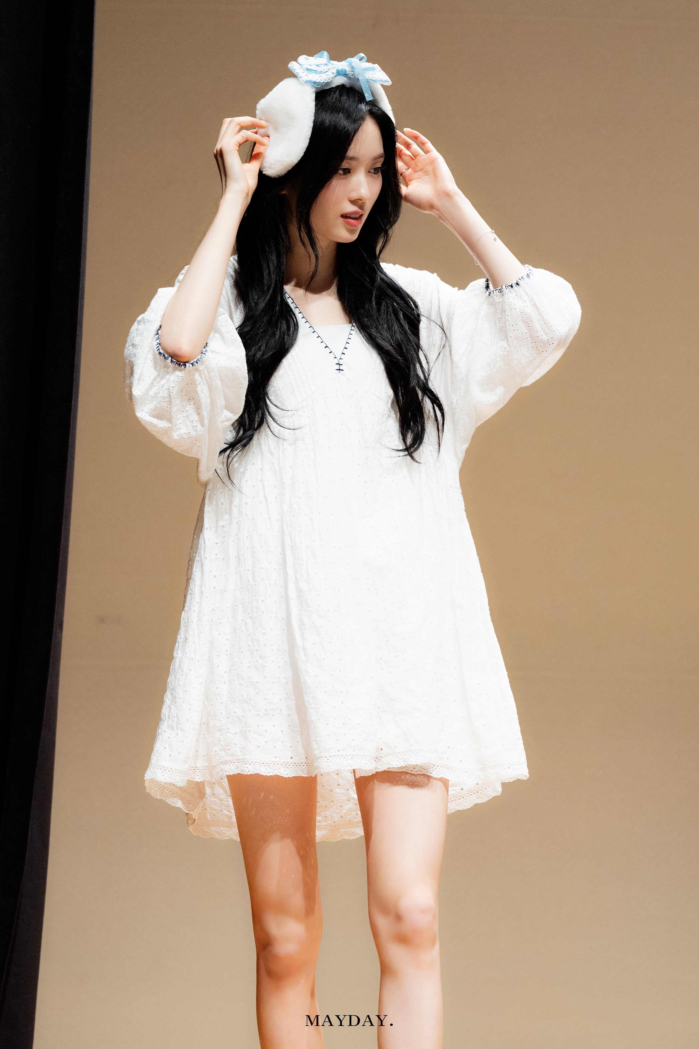 GOB2jfGbwAAaEdj?format=jpg&name=4096x4096