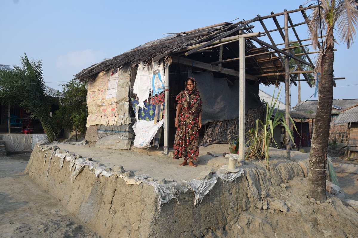 4 years of #CycloneAmphan. We need to understand the post-cyclone crisis from more ground level. @down2earthindia Story Bangladesh scarred by Super Cyclone Amphan even after four years, with displaced people still refugees & land uncultivable link: 👉 downtoearth.org.in/news/natural-d…