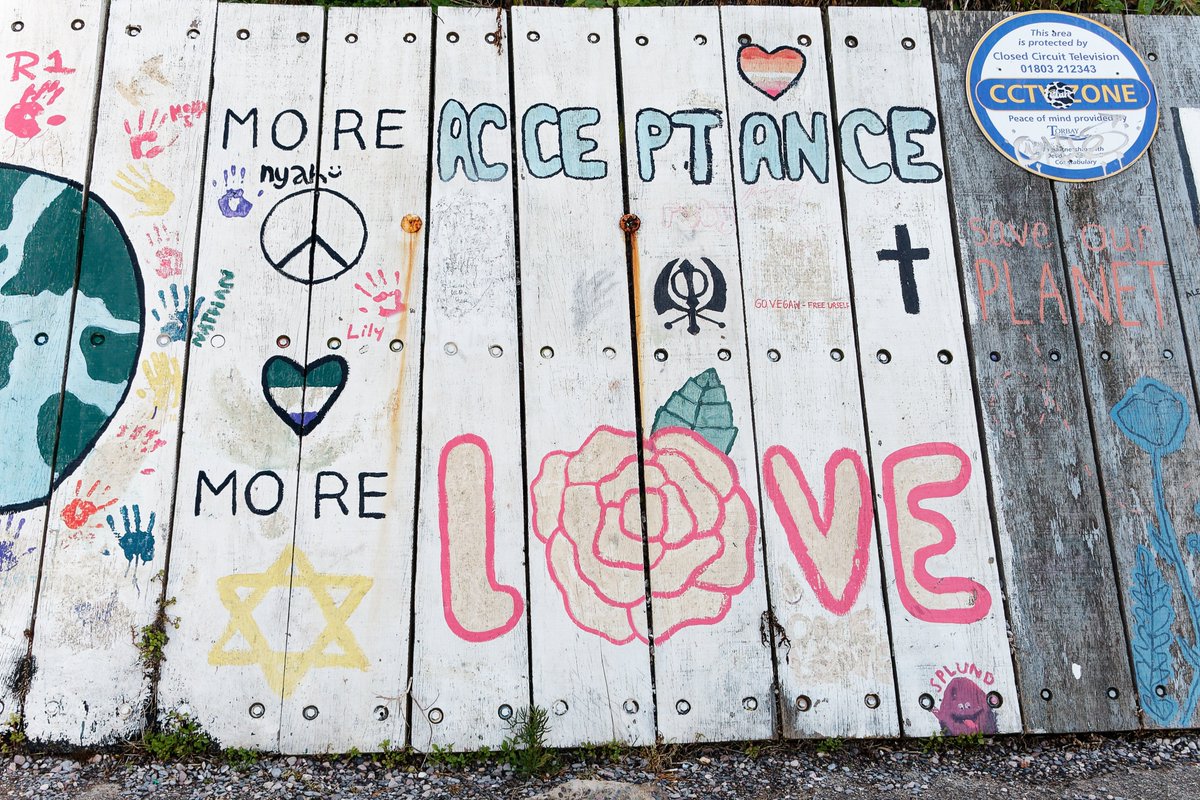 Both sides of the .......
#MuralMonday #BeachArt #Peace #Love #Humanity
