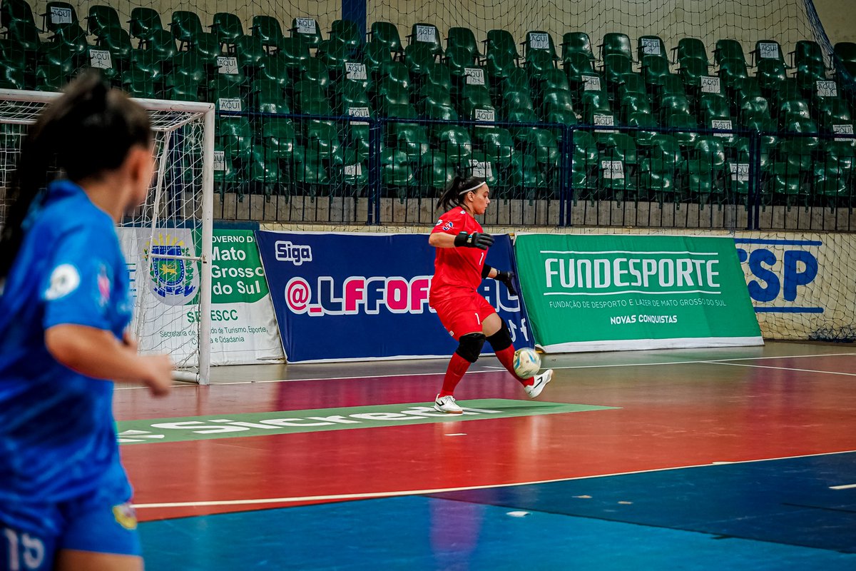 LigaLff's tweet photo. +3 na conta do @E_C_Taboao!
Em Campo Grande, UCDB/Pezão e Taboão/Magnus entraram em quadra pela 4ª rodada da LFF @sicredi.
A equipe paulistana venceu por 4x1, garantindo sua permanência no topo da tabela.
#futsaldelas #euamofutsalfeminino
📷: soanovfotografias https://t.co/LNs0xMWdyq