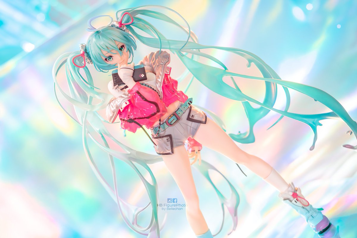 Holographic world with Miku SOLWA

 #anime #animeartist #ねんどろいど #初音ミク #ミク #toyphotography #animeworld #actionfigure #animefigure  #TOMsenpainoticeme #tomphotocon9 #goodsmilecompany #GSCFIGURESIRL