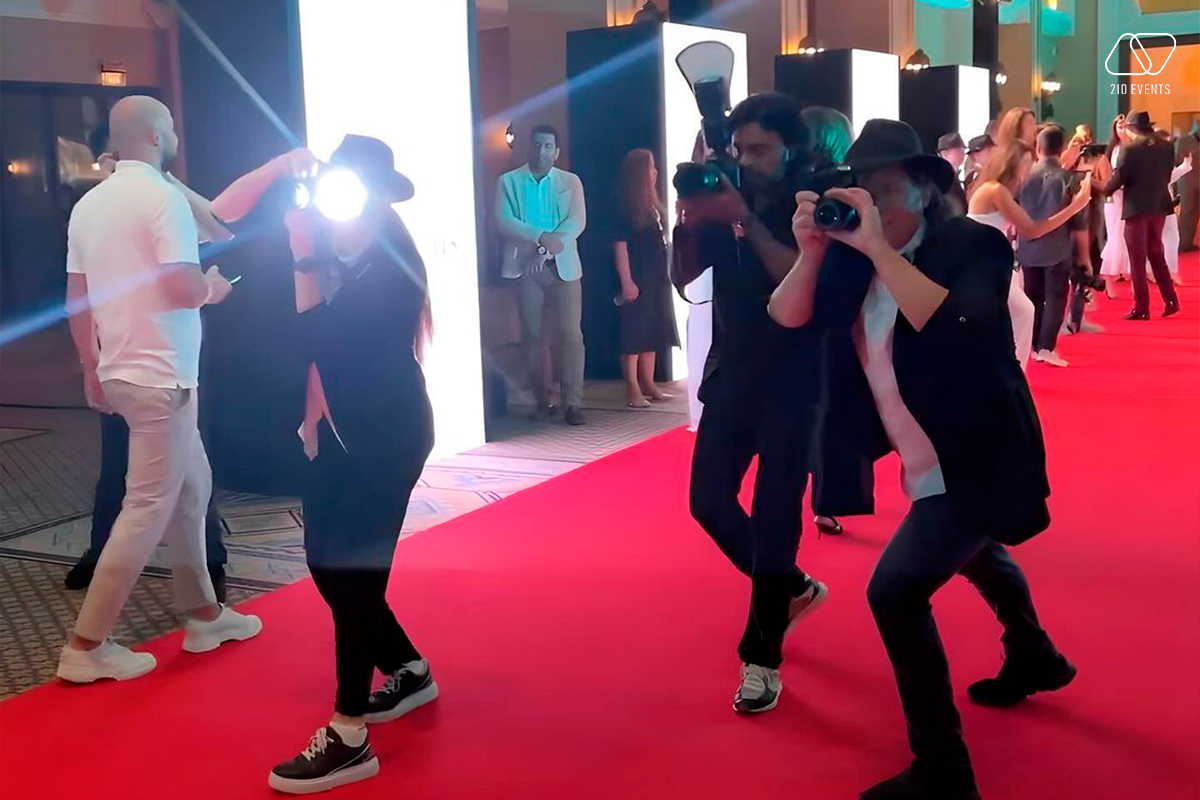 Each guest felt like a true superstar, immersed in a world of glamour and media attention. It was an event filled with memorable moments that will be cherished for a long time!
#2idevents #corporateevents #eventsindubai #entertainment #fakepaparazziindubai #fakepaparazzi