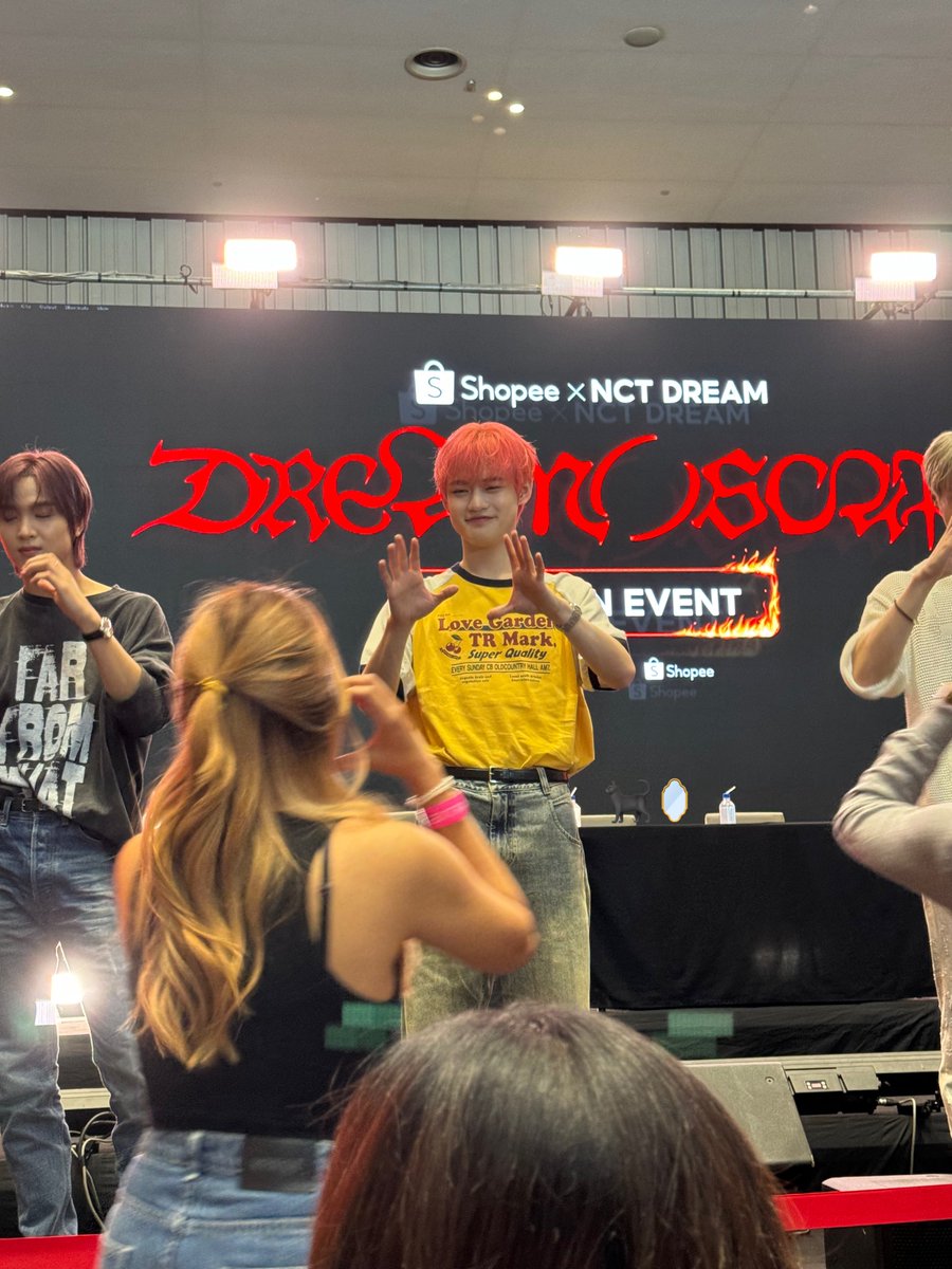 nonglezhenkeai's tweet photo. เด็กที่น่ารักที่สุดในโลก😭❤️‍🩹 #ShopeexNCTDREAM_FansignandEvent https://t.co/KK88tQnzNg