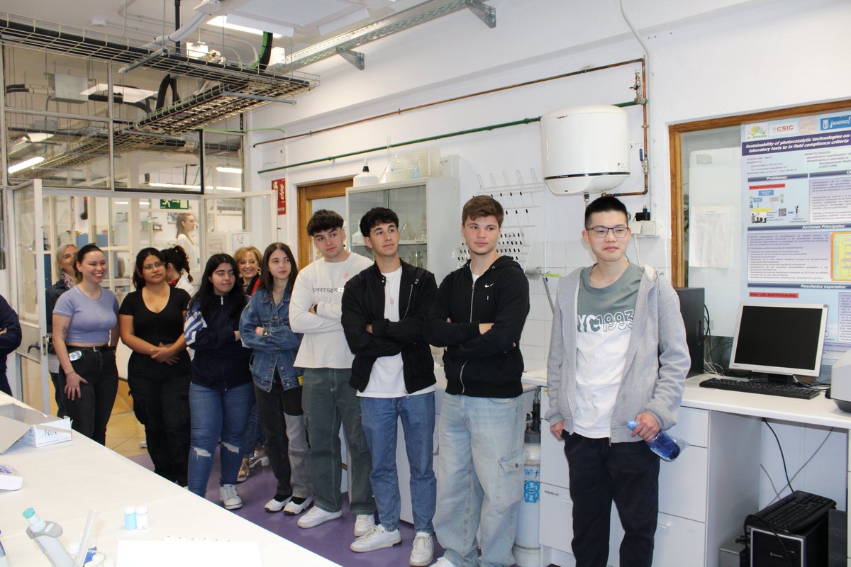 Conexión Fotocatálisis tweet media