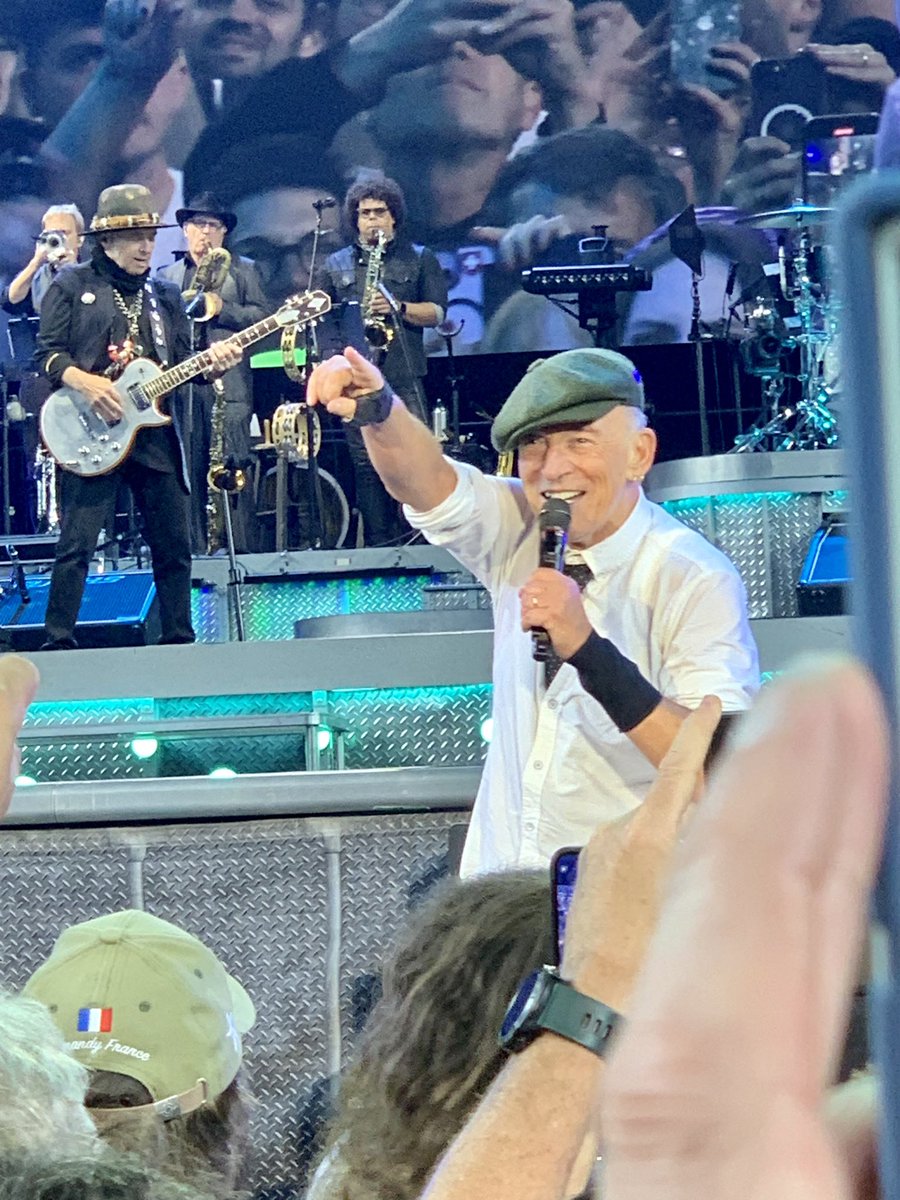 JenNorthy's tweet photo. Dublin, that was amazing 🤩 #Springsteen #SpringsteenDublin @northy_boy https://t.co/aHPixmrDC1