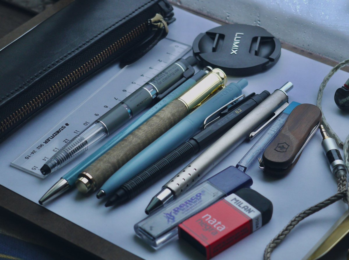 #筆箱紹介
これ大学受験直前のやつだ