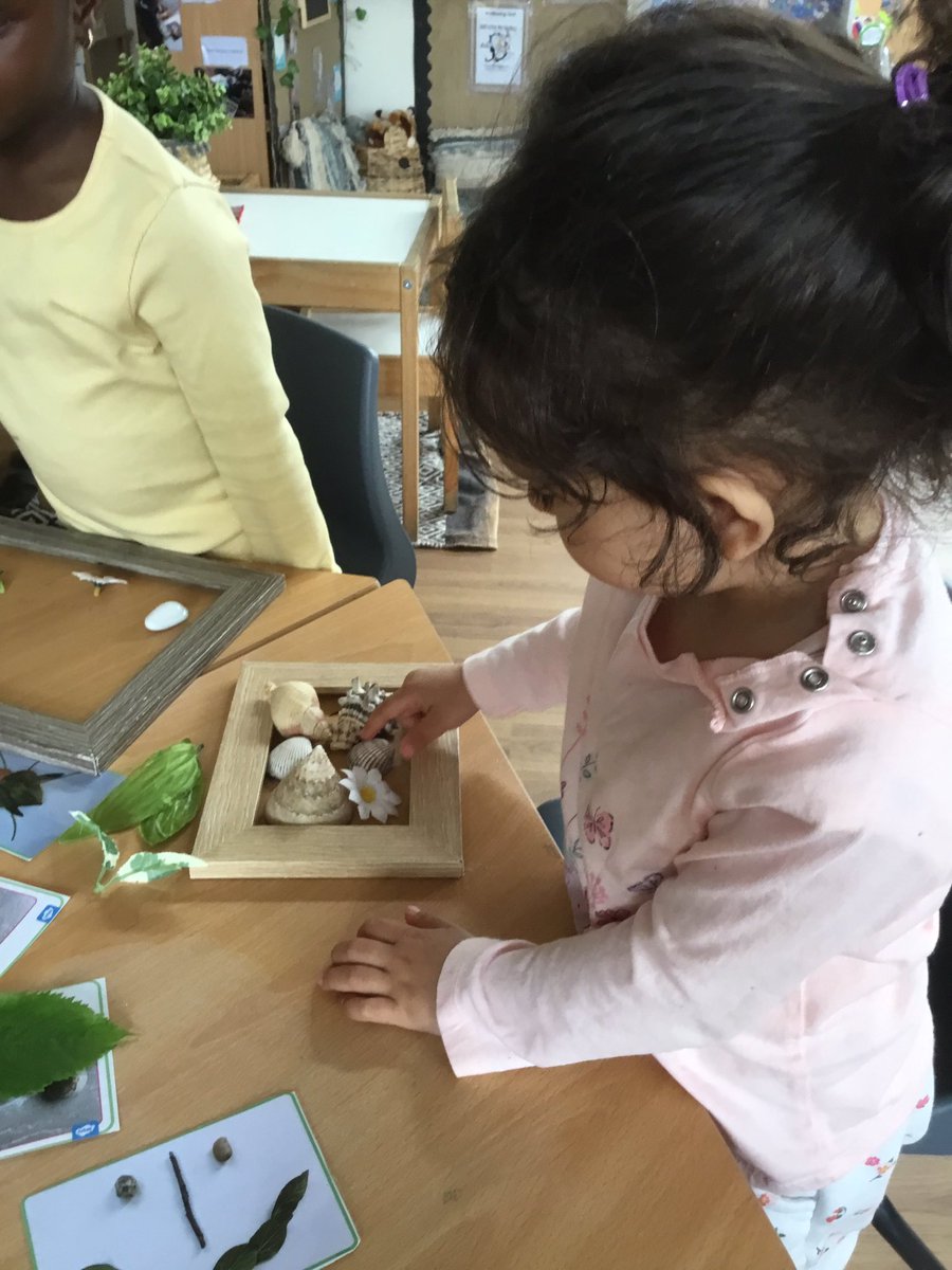 NurserySilas's tweet photo. Nursery have been creating their own transient art 🖼️ 🍃 🌸 🐚 #transientart #usingnature @stsilasschool @RainbowEduMAT https://t.co/rQxPyMmhSq