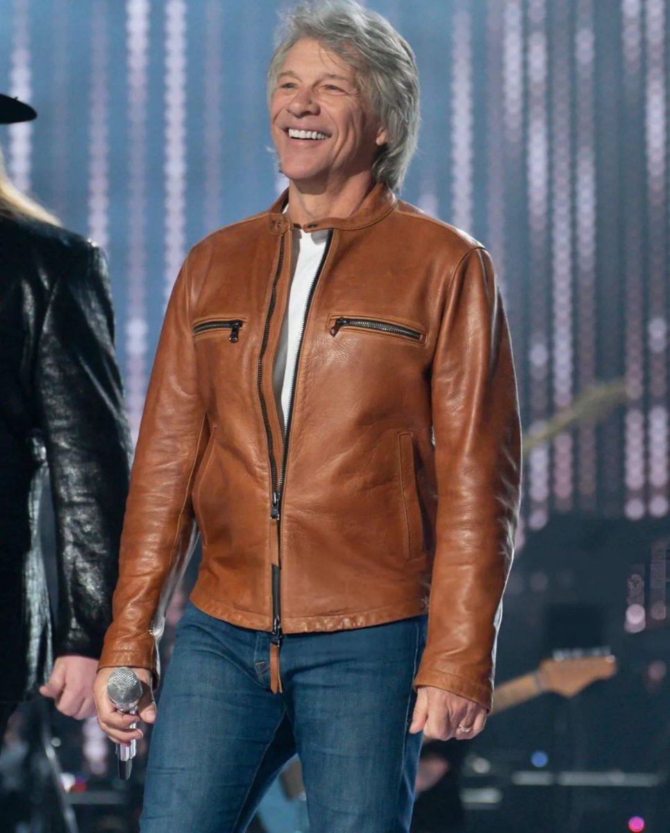 My favorite singer, always!

Really proud of him last night on American Idol

Happy, confident, &amp; gave his all

#BonJovi #JonBonJovi