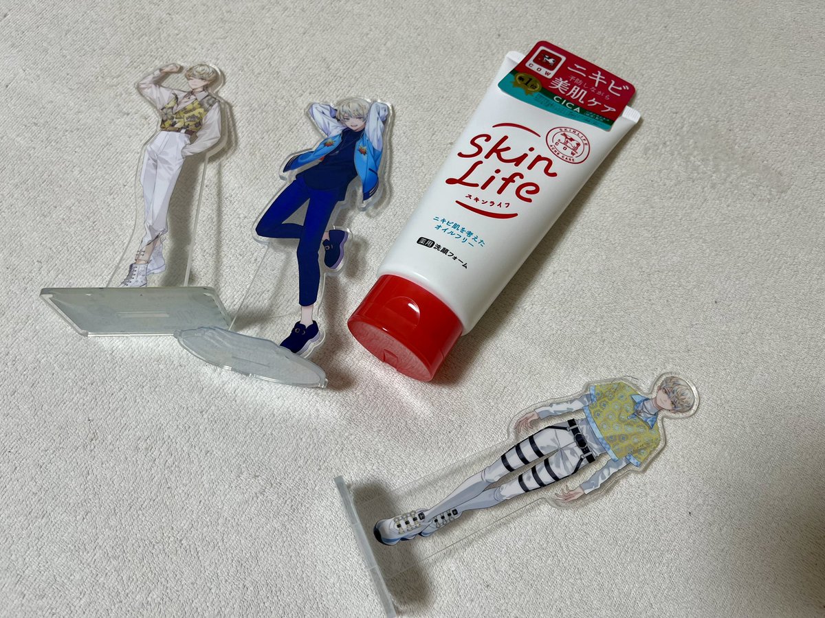 初めてのスキンライフ！使ってみます！

 skinlife.jp/nijisanji/
 #オリエンスキンライフ #緋八マナ