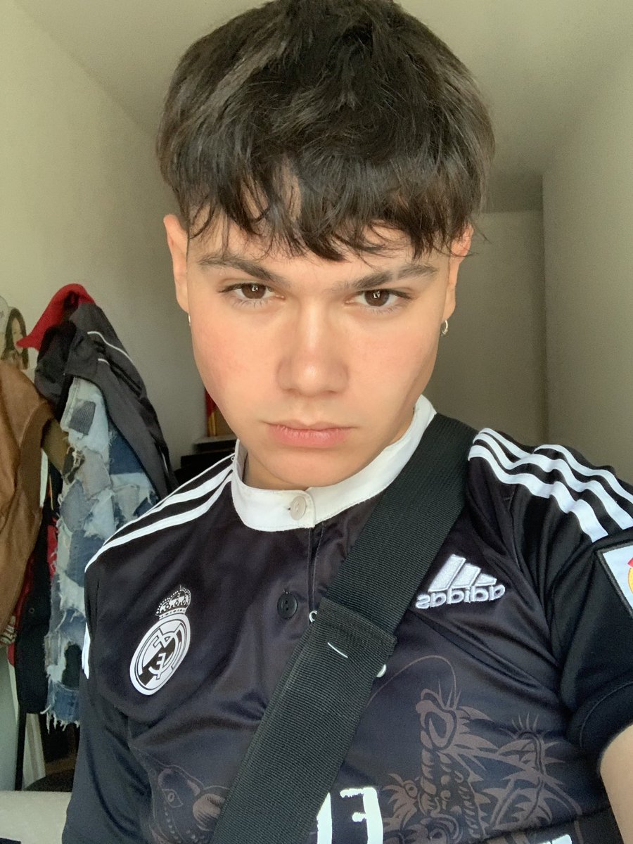 hugo ⚝ tweet media