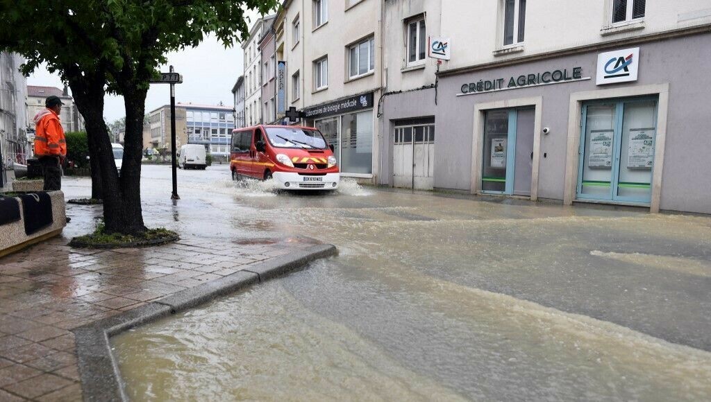 🌧️ Météo : la Gironde et la Charente-Maritime placées en vigilance orange pour pluie-inondation ➡️ l.francebleu.fr/tIz1