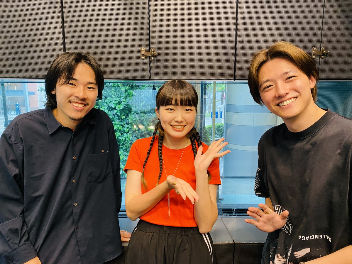 SONAR_MUSIC_813's tweet photo. #櫻井海音 が注目アーティストへ
深掘りインタビューするコーナー

📍PIA SONAR'S LAB

今週登場するのは
#monje (@monjeejnom) の 
#Kanan さんと #森山 さん！！

今夜は「音楽の原体験」を伺います 🗣️

#jwave #sonar813 https://t.co/J9eA4t9Xua
