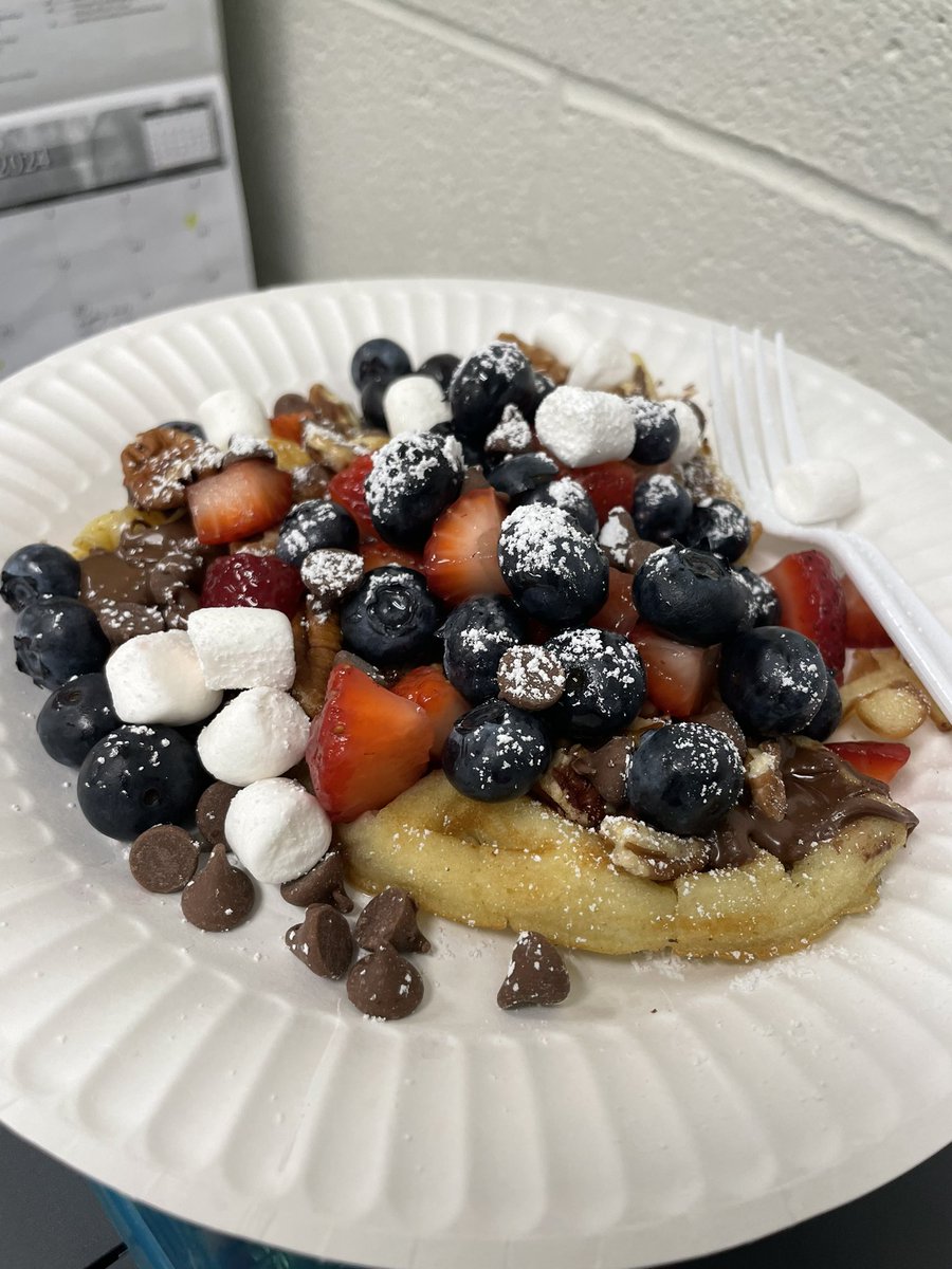 For Staff Appreciation Week, the Community School Team provided self-care items thanks to donations from @I_Support_Girls! A waffle bar was set up by our Wellness Trainer with donations from a parent! @CSconnected @WWESPrincipal1